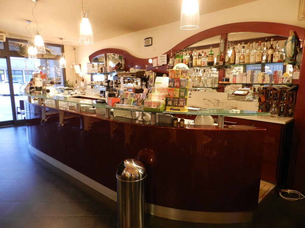 Locanda Trattoria Caffe Cavour تْشيتاديلاّ المظهر الخارجي الصورة
